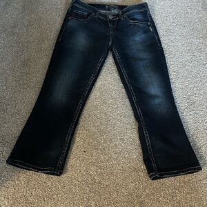 Dark Wash Women's Jeans - Classic Mid-Rise capris